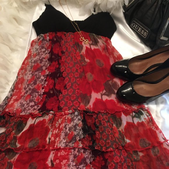 ADORABLE flowy ruffeled bottom GUESS summer dress! - Picture 3 of 15